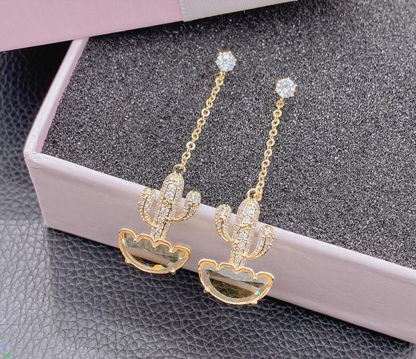 2020 new style full of fresh cactus shape long tassel ear nail super bright rhinestone personality interest 359, Golden;silver
2020 new style full of fresh cactus shape long tassel ear nail super bright rhinestone personality interest 359, Golden;silver