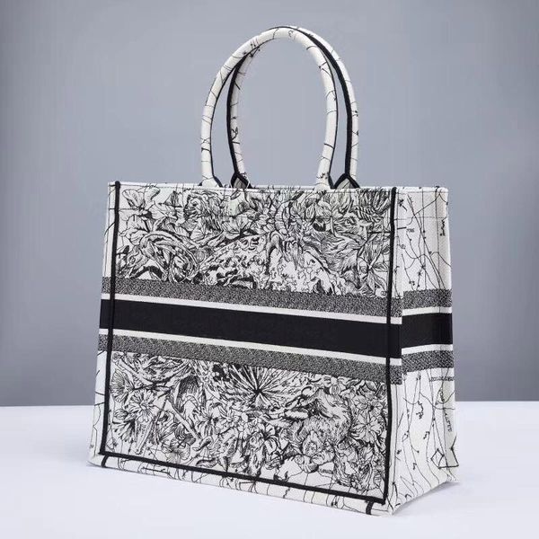 fashion handbag 41.5cm embroidery 3d stereo fireworks ink flower tiger pattern large capacity luxury brand shopping bag handbag handmade
fashion handbag 41.5cm embroidery 3d stereo fireworks ink flower tiger pattern large capacity luxury brand shopping bag handbag handmade
