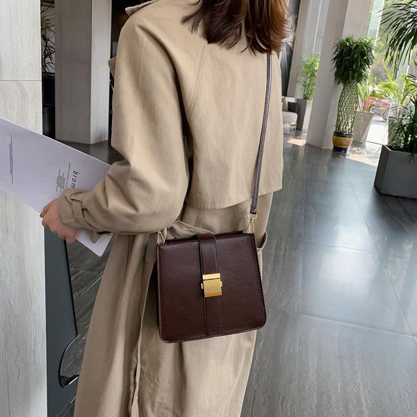 women's 2021 new brand designer pu leather fashion versatile straddle shoulder small square bag
women's 2021 new brand designer pu leather fashion versatile straddle shoulder small square bag