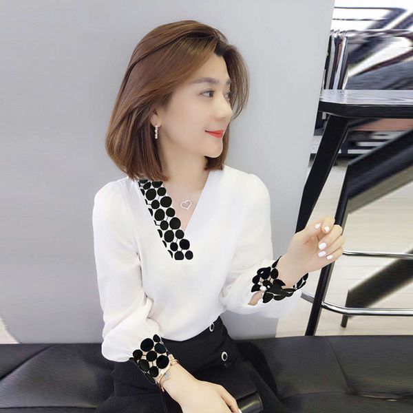 white personalized dign v-neck shirt chiffon autumn women's 2020 new european fashion
white personalized dign v-neck shirt chiffon autumn women's 2020 new european fashion