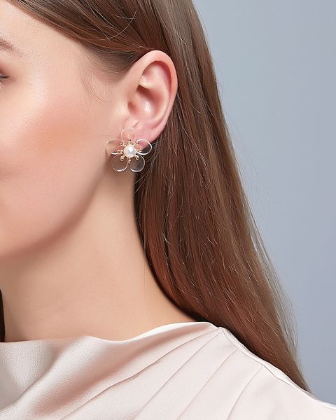 new cute transparent flower earrings for women fashion boho resin pearl petal stud earring wedding party gifts, Golden;silver
new cute transparent flower earrings for women fashion boho resin pearl petal stud earring wedding party gifts, Golden;silver
