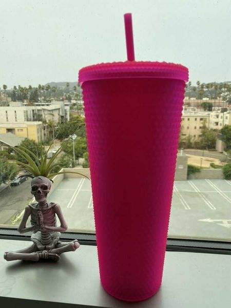 starbucks 2021 neon pink studded diamond tumbler 24oz cold cup with straw 
starbucks 2021 neon pink studded diamond tumbler 24oz cold cup with straw