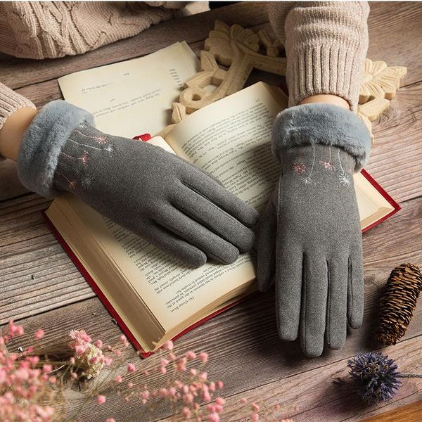 wholesale-new winter keep warm touch screen women elegant gloves plus velvet inside thicken plush wrist fashion flower embroidery gloves, Blue;gray
wholesale-new winter keep warm touch screen women elegant gloves plus velvet inside thicken plush wrist fashion flower embroidery gloves, Blue;gray