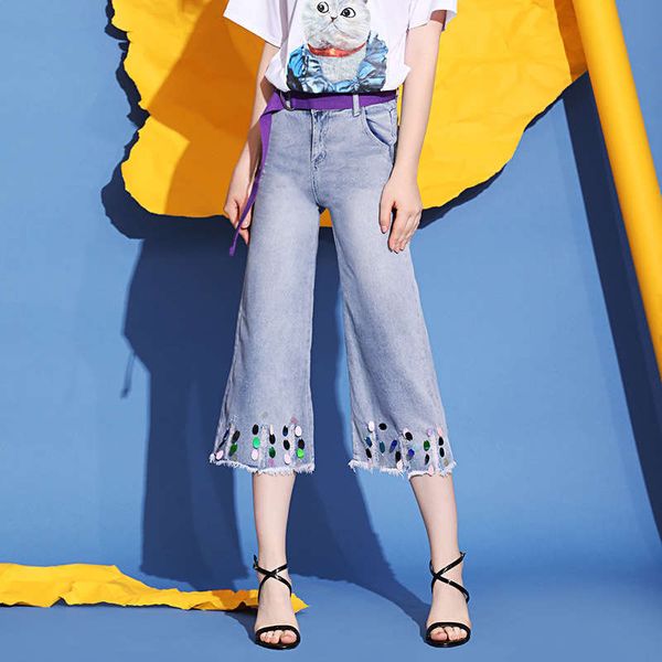 women's summer 2019 new mid waist light color thin hand-made ragged sequin capris jeans wide leg pants for women, Blue
women's summer 2019 new mid waist light color thin hand-made ragged sequin capris jeans wide leg pants for women, Blue
