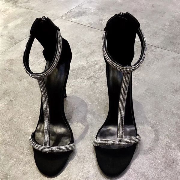 sending the women of fashion black suede sandals crystal strass a cross-sandal criss with high heels strapped shoes on ankle 4588
sending the women of fashion black suede sandals crystal strass a cross-sandal criss with high heels strapped shoes on ankle 4588