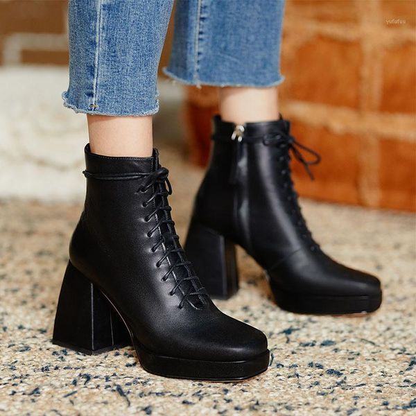 2020 spring and autumn new fashion wild square head leather short boots female solid color thick high-heeled shoes x1791, Black
2020 spring and autumn new fashion wild square head leather short boots female solid color thick high-heeled shoes x1791, Black