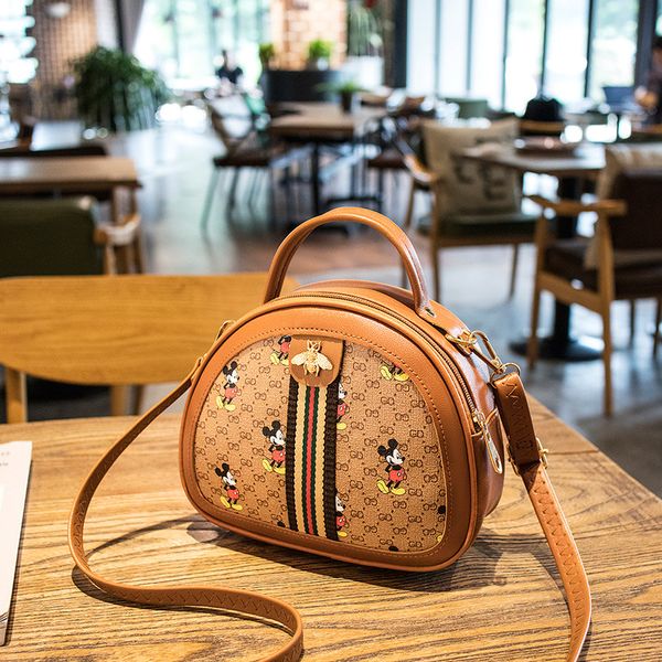 ladies small round bag korean new fashion luxury cartoon handbag shoulder messenger bag mobile phone bag
ladies small round bag korean new fashion luxury cartoon handbag shoulder messenger bag mobile phone bag