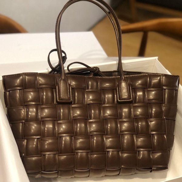 weave fashion handbags wallet solds large genuine real leather handbags plain tote bag lady hand bags
weave fashion handbags wallet solds large genuine real leather handbags plain tote bag lady hand bags