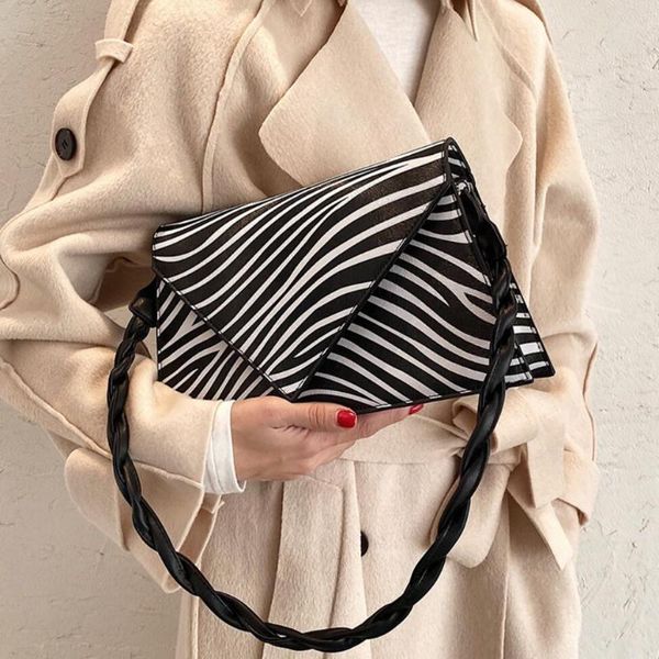 crocodile pattern square crossbody bag 2020 new pu leather women's designer handbag vintage shoulder messenger bag
crocodile pattern square crossbody bag 2020 new pu leather women's designer handbag vintage shoulder messenger bag