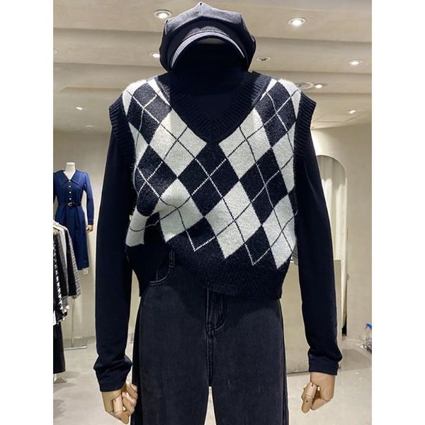 autumn 2020 new plaid sleeveless v-neck sweater knitted with vest and vest for women, Black;white
autumn 2020 new plaid sleeveless v-neck sweater knitted with vest and vest for women, Black;white