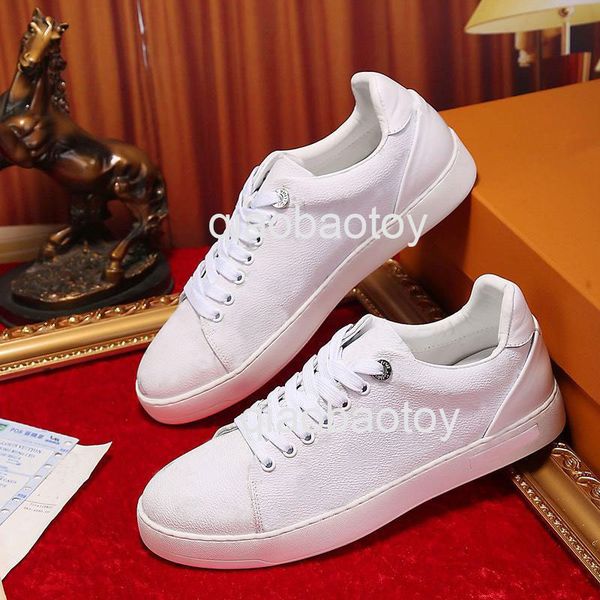 new limited edition women's and men's shoes low to help comfortable casual shoes, high-end fashion wild party men's sports sh, Black
new limited edition women's and men's shoes low to help comfortable casual shoes, high-end fashion wild party men's sports sh, Black
