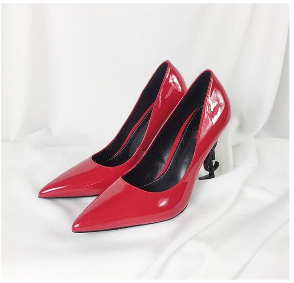 brand shoes 2018 new ship pointed high-heeled shoes diamond bright face age season working professional shoes 11 cm black/red letters
brand shoes 2018 new ship pointed high-heeled shoes diamond bright face age season working professional shoes 11 cm black/red letters