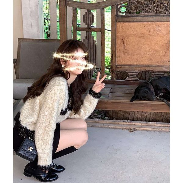 celebrity style short knitted cardigan autumn new women's fashion versatile sweater coat, White;black
celebrity style short knitted cardigan autumn new women's fashion versatile sweater coat, White;black