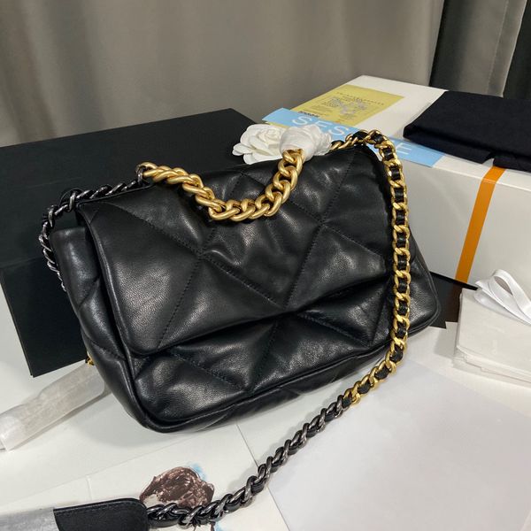 Handbags Classic Luxurys Designer 19 CrossBody bag Top Quality Women Shoulde Gold Silver Chains Hand bags Mini Square Flap goat skin with box
Handbags Classic Luxurys Designer 19 CrossBody bag Top Quality Women Shoulde Gold Silver Chains Hand bags Mini Square Flap goat skin with box