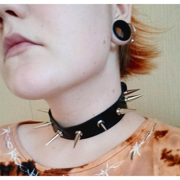 black leather spike rivet stud collar choker punk rock gothic chokers chain for women men necklace statement jewelry f bbyson, Red;blue
black leather spike rivet stud collar choker punk rock gothic chokers chain for women men necklace statement jewelry f bbyson, Red;blue