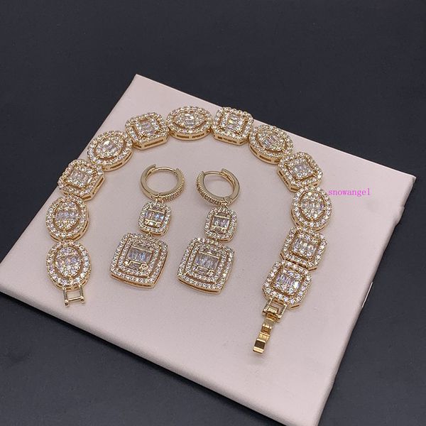 роскошные t diamond classic gold square almons zircon серьги браслет ins innover online знаменитость ушная пряжка браслет блестящие ухо ювел, Silver
роскошные t diamond classic gold square almons zircon серьги браслет ins innover online знаменитость ушная пряжка браслет блестящие ухо ювел, Silver