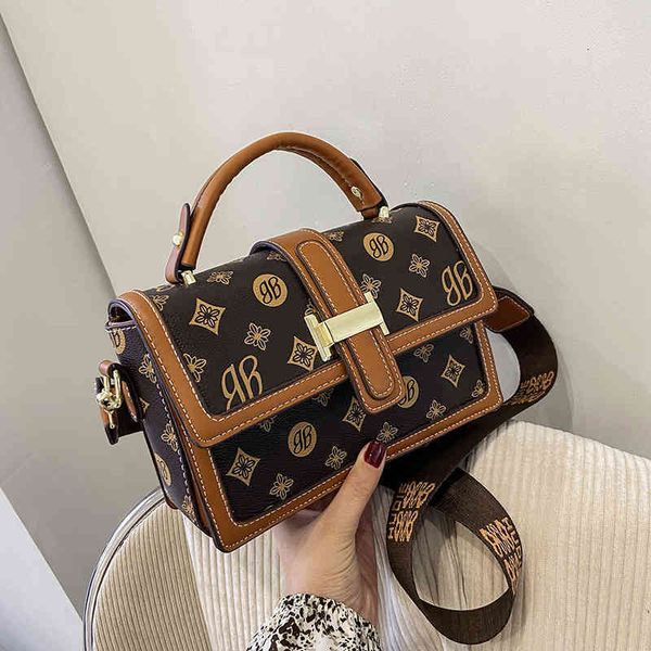 2022 latest luggage factory wholesale good texture printing women's one shoulder small square simple messenger bag bags 
2022 latest luggage factory wholesale good texture printing women's one shoulder small square simple messenger bag bags