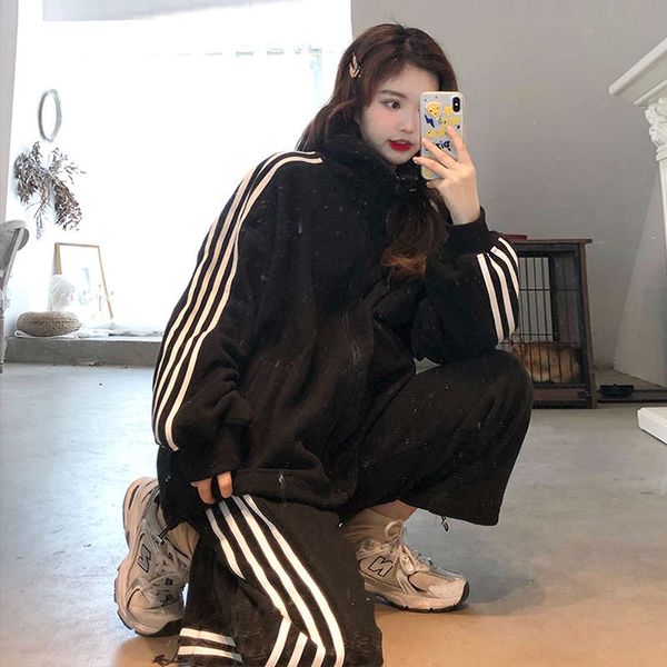 casual style 4-bar polar fleece plush thick coat corset loose pants 2-piece korean sports suit, Gray
casual style 4-bar polar fleece plush thick coat corset loose pants 2-piece korean sports suit, Gray
