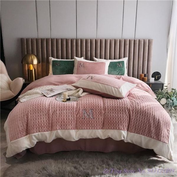bedding sets 4pcs simple style 1.8m bed home textile luxury milk velvet set winter thick double-sided coral warm linen 2.0
bedding sets 4pcs simple style 1.8m bed home textile luxury milk velvet set winter thick double-sided coral warm linen 2.0