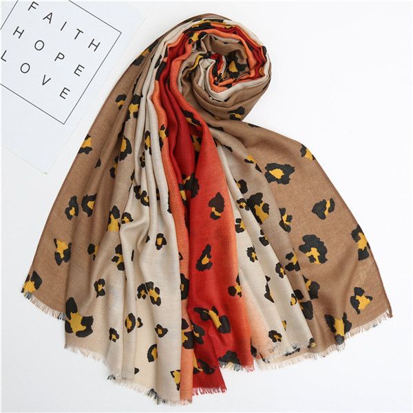 2021 fashion and new leopard print frame print spring and autumn classic scarf shawl ethnic style scarf, Blue;gray
2021 fashion and new leopard print frame print spring and autumn classic scarf shawl ethnic style scarf, Blue;gray