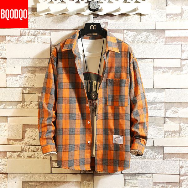 brand cotton red plaid casual shirt men military style fashion autumn long sleeve blouse male streetwear korean japanese shirts c1211, White;black
brand cotton red plaid casual shirt men military style fashion autumn long sleeve blouse male streetwear korean japanese shirts c1211, White;black