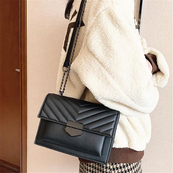 black v pattern pu leather women's chain shoulder bag solid color clamshell crossbody bags shoppers simple luxury handbags sac
black v pattern pu leather women's chain shoulder bag solid color clamshell crossbody bags shoppers simple luxury handbags sac