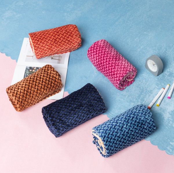 the latest 100x70cm size has many styles, flannel double-layer thick warm baby blanket, baby blanket, nap quilt, ing
the latest 100x70cm size has many styles, flannel double-layer thick warm baby blanket, baby blanket, nap quilt, ing