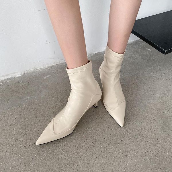 shoes for women 2020 winter autumn boots elastic ankle botas mujer shoes winter women flat boots fashion short1, Black
shoes for women 2020 winter autumn boots elastic ankle botas mujer shoes winter women flat boots fashion short1, Black
