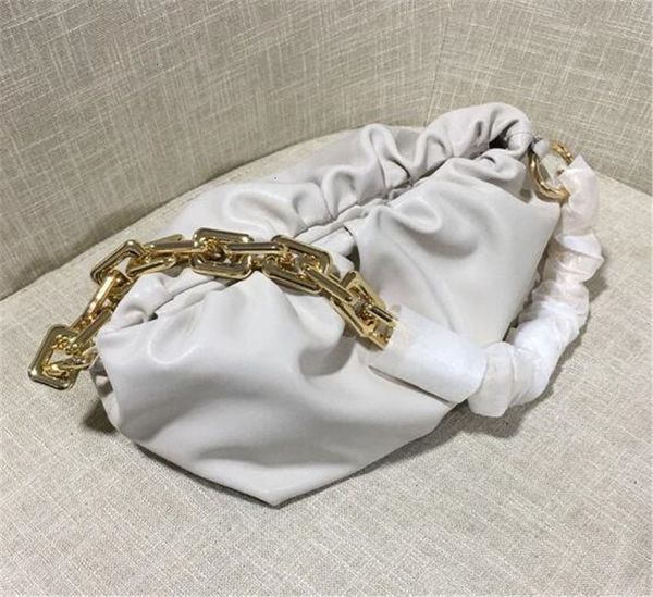 2020 new brand cloud shape evening bags cloud bag with thick chain clutch designer women pouch genuine leather clip handbags crossbody totes
2020 new brand cloud shape evening bags cloud bag with thick chain clutch designer women pouch genuine leather clip handbags crossbody totes