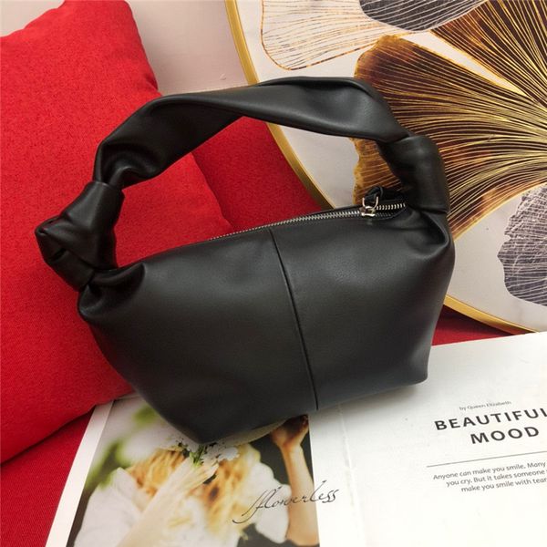 2020 new brand fashion designer woman chain pillow bag can be used as hand bag and underarm bag' shoulder bags diagonal package
2020 new brand fashion designer woman chain pillow bag can be used as hand bag and underarm bag' shoulder bags diagonal package
