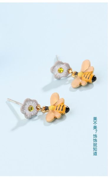 stud trend fashion girl heart fresh net red forest pink flower earrings cute animal bee pendant female, Golden;silver
stud trend fashion girl heart fresh net red forest pink flower earrings cute animal bee pendant female, Golden;silver