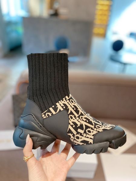 designer womens boots luxury black apricot letter print knitted elastic socks round head low heel with box size 35-41
designer womens boots luxury black apricot letter print knitted elastic socks round head low heel with box size 35-41