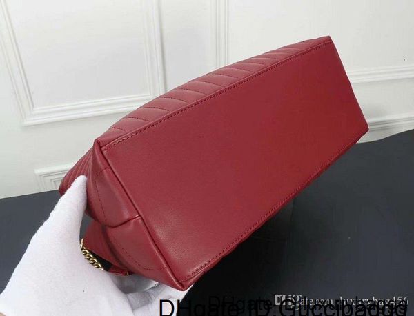 2019 new handbags classic handbag actress with the same paragraph messenger bag feel comfortable and simple atmosphere
2019 new handbags classic handbag actress with the same paragraph messenger bag feel comfortable and simple atmosphere