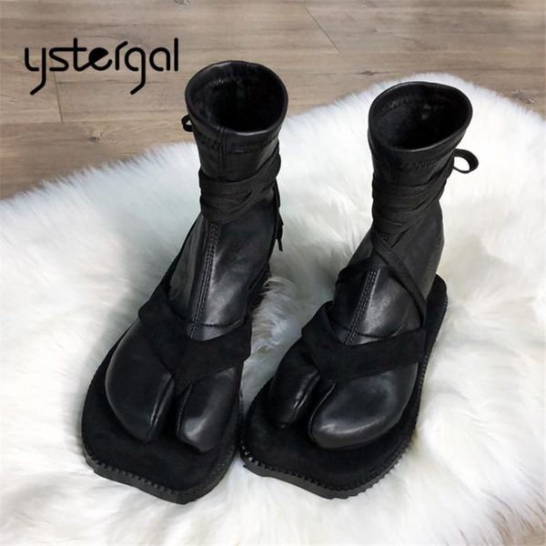 ystergal 2020 split toe design women flat boots elastic sock boots soft leather straps short booties autumn winter shoes woman, Black
ystergal 2020 split toe design women flat boots elastic sock boots soft leather straps short booties autumn winter shoes woman, Black