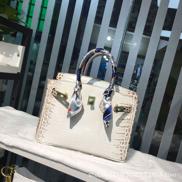 women's large capacity crocodile autumn and winter new fashion versatile atmosphere portable one shoulder messenger bag
women's large capacity crocodile autumn and winter new fashion versatile atmosphere portable one shoulder messenger bag