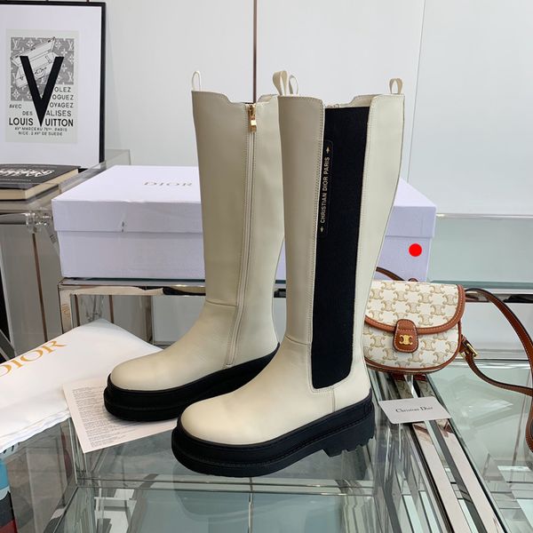 2022 women designer boots desert boot flamingos love arrow 100% real leather medal coarse non-slip winter shoes size eu35-40 -m227, Black
2022 women designer boots desert boot flamingos love arrow 100% real leather medal coarse non-slip winter shoes size eu35-40 -m227, Black