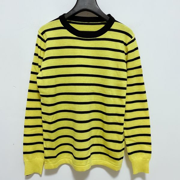 1128 2020 autumn brand same style regular crew neck sweater yellow women clothes, White;black
1128 2020 autumn brand same style regular crew neck sweater yellow women clothes, White;black