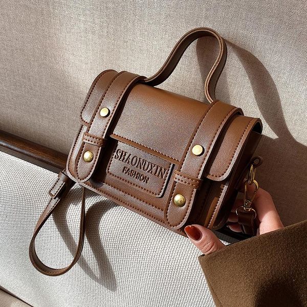 cross body vintage letters magnetic buckle square 2021 fashion pu leather women's designer handbag tote shoulder messenger bag
cross body vintage letters magnetic buckle square 2021 fashion pu leather women's designer handbag tote shoulder messenger bag