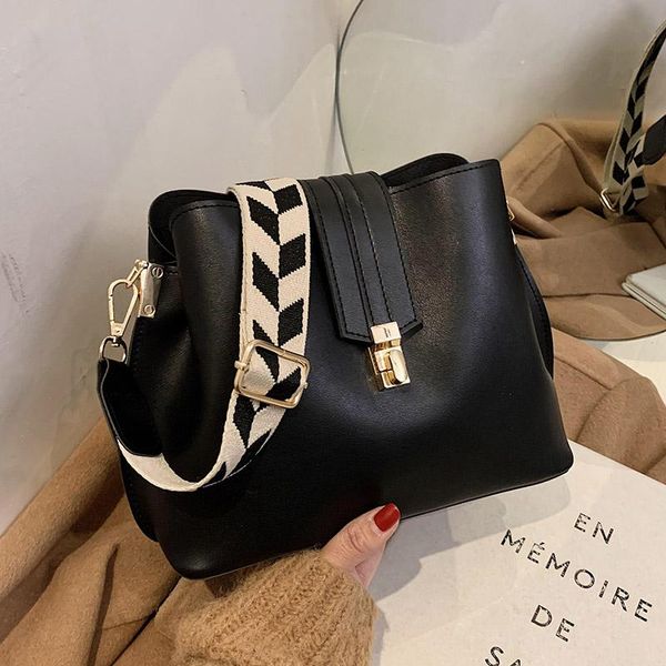 veryme luxury designer purse handbag female pu leather bucket bag women wide strap shoulder tote for women casual crossbody bags
veryme luxury designer purse handbag female pu leather bucket bag women wide strap shoulder tote for women casual crossbody bags