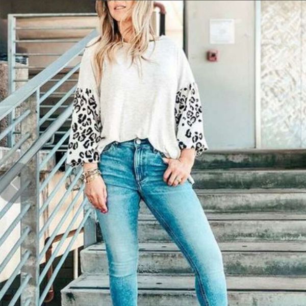 autumn and winter splicing leopard pattern waffle bat sleeve sweater bottoming shirt for women, White;black
autumn and winter splicing leopard pattern waffle bat sleeve sweater bottoming shirt for women, White;black
