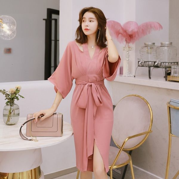 2021 new female fashion club pink three-quarters length necktie summer dress 1ast, Black;gray
2021 new female fashion club pink three-quarters length necktie summer dress 1ast, Black;gray