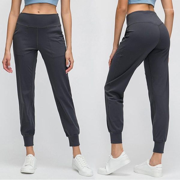 yoga outfits butter feel fabric hip pocket loose cropped pants women's running fitness beam foot pants1, White;red
yoga outfits butter feel fabric hip pocket loose cropped pants women's running fitness beam foot pants1, White;red