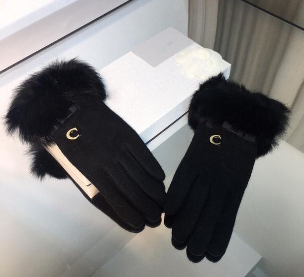 winter real leather fur women gloves fashion black thick warm gloves for women vintage women gloves, Blue;gray
winter real leather fur women gloves fashion black thick warm gloves for women vintage women gloves, Blue;gray