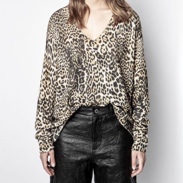 women's sweaters women leopard sweater 100% cashmere knitted v neck print long sleeve loose knitwear ladies pullover 2021, White;black
women's sweaters women leopard sweater 100% cashmere knitted v neck print long sleeve loose knitwear ladies pullover 2021, White;black