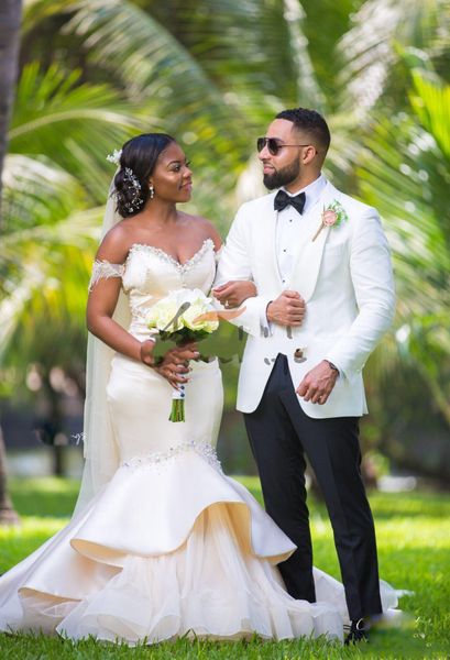 setwell strapless mermaid wedding dresses sleeveless backless sequins beaded pleated tiered floor length bridal gowns, White
setwell strapless mermaid wedding dresses sleeveless backless sequins beaded pleated tiered floor length bridal gowns, White