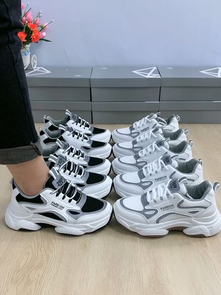 new autumn and winter plush father women's ins fashion net red versatile student casual black sports shoes
new autumn and winter plush father women's ins fashion net red versatile student casual black sports shoes