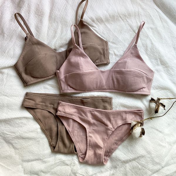 cotton stripend bra and panties set underwear women thin cup wireless girls bra women lingerie comfortable and breathable c1212, Black;white
cotton stripend bra and panties set underwear women thin cup wireless girls bra women lingerie comfortable and breathable c1212, Black;white