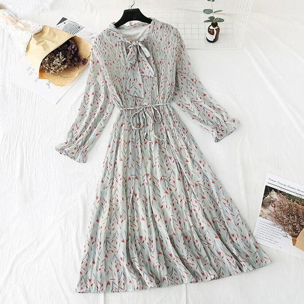 elegant o-neck floral print women dress casual flare sleeve a-line female chiffon dress 2020 loose plus size women midi vestidos1, Black;gray
elegant o-neck floral print women dress casual flare sleeve a-line female chiffon dress 2020 loose plus size women midi vestidos1, Black;gray