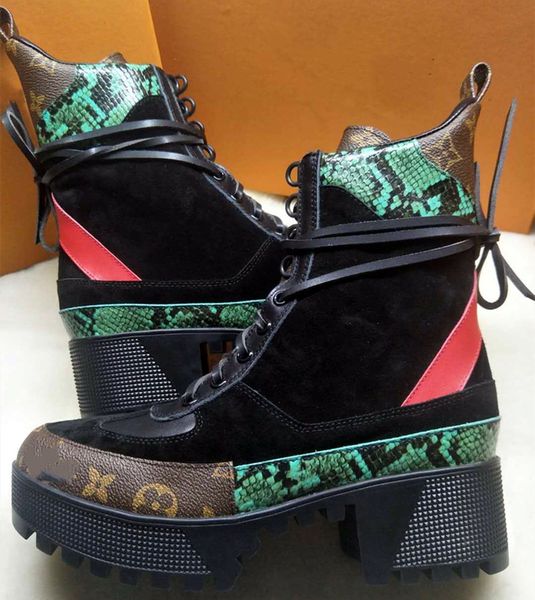 2020 global lace-up ankle boots full leather thick-heel platform martin boots high-quality first layer cowhide fabric, Black
2020 global lace-up ankle boots full leather thick-heel platform martin boots high-quality first layer cowhide fabric, Black