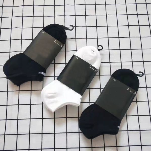 men socks women cotton classic ankle letter breathable black and white mixing football basketball sports sock
men socks women cotton classic ankle letter breathable black and white mixing football basketball sports sock